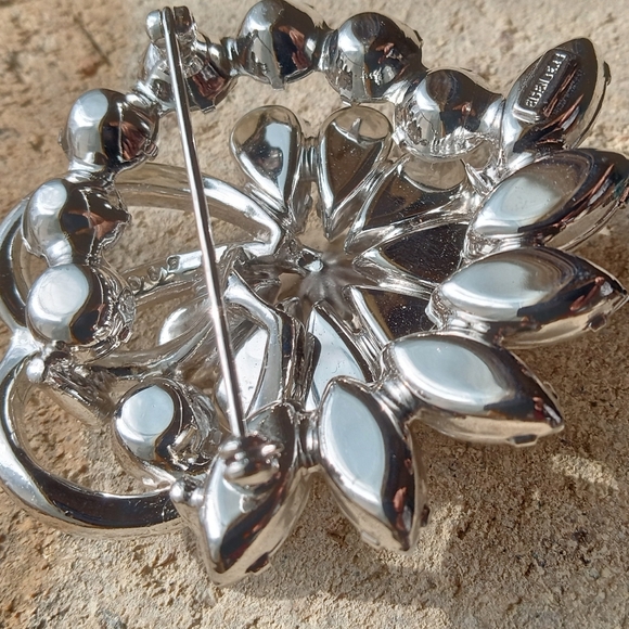 Eisenberg Mid-Century VTG Austrian Crystal Rhinestones Brooch + Earrings Set - Picture 11 of 16